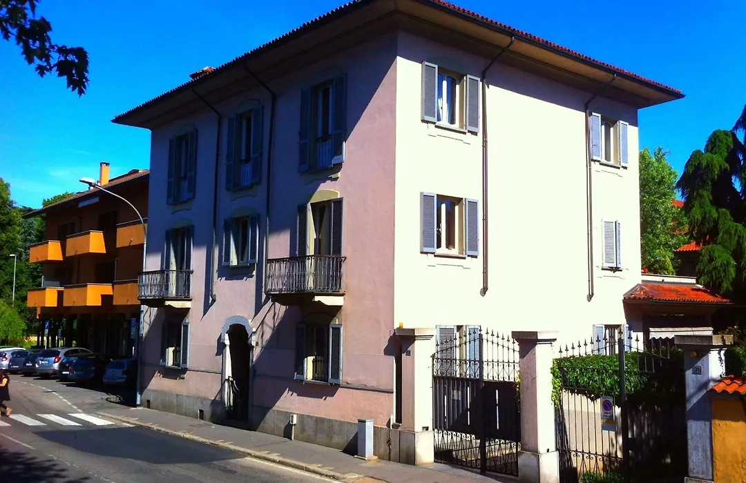 B&B La Gare Fiera 11 Mins By Train-1