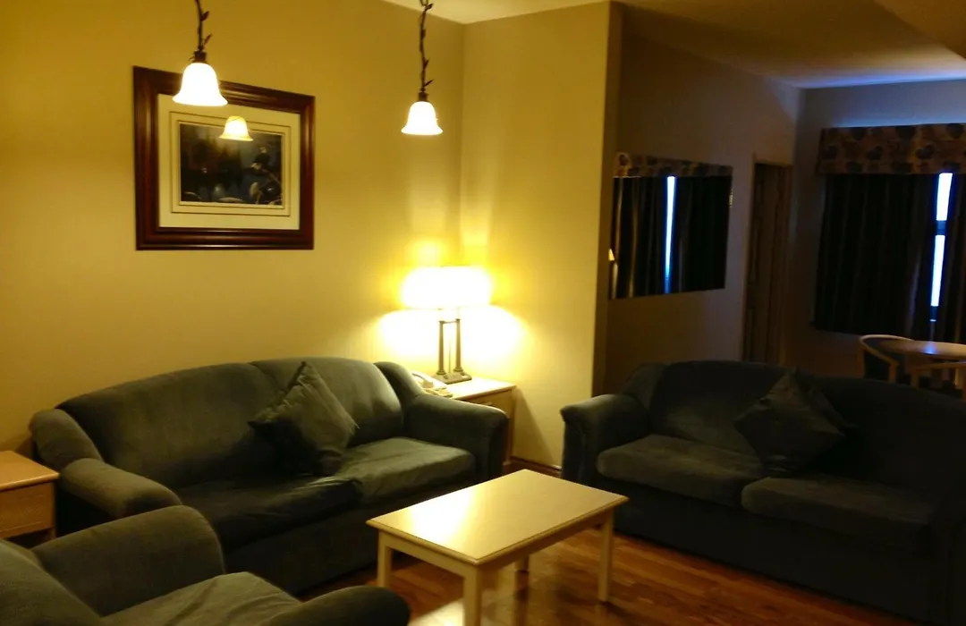 Petawawa River Inn & Suites-1
