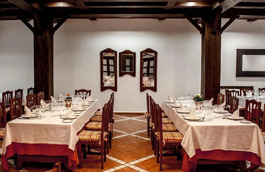 Albenzaire Hotel Asador-1