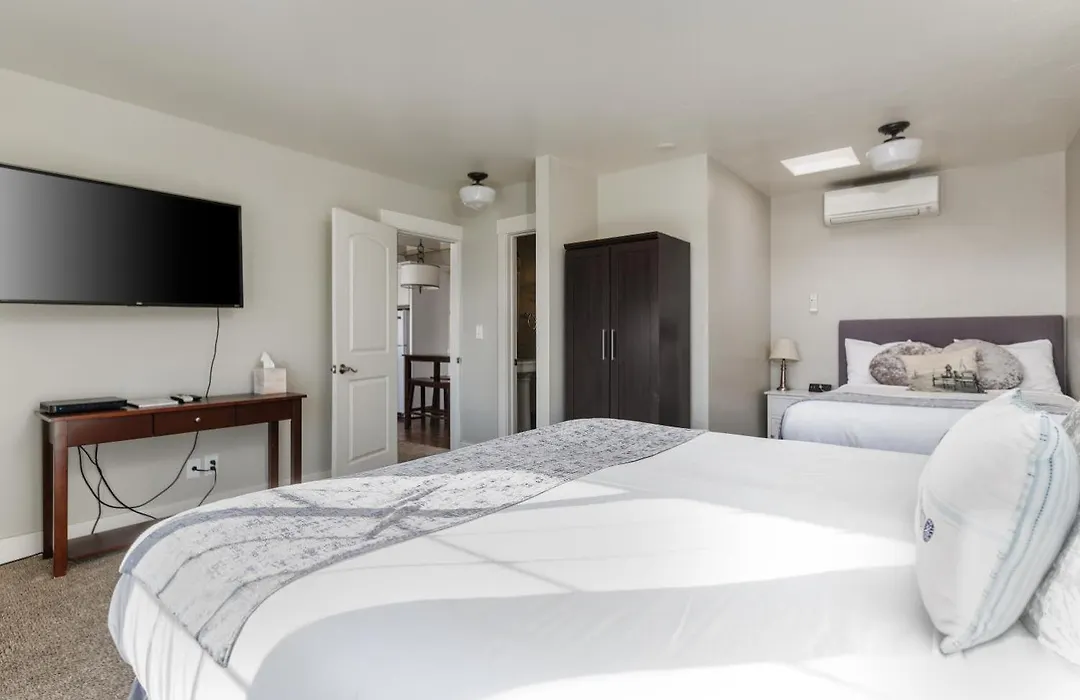 Pleasant Inn-1