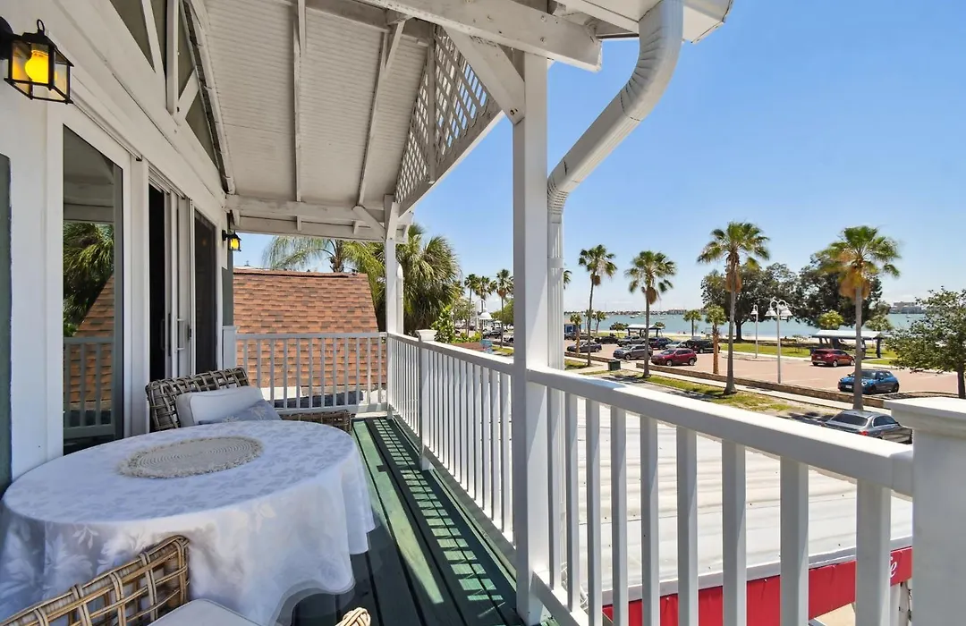 Sea Breeze Manor Inn-1