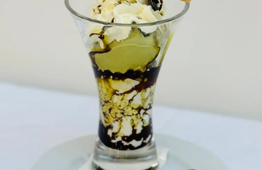 Simon - Hotel & Cafe-1