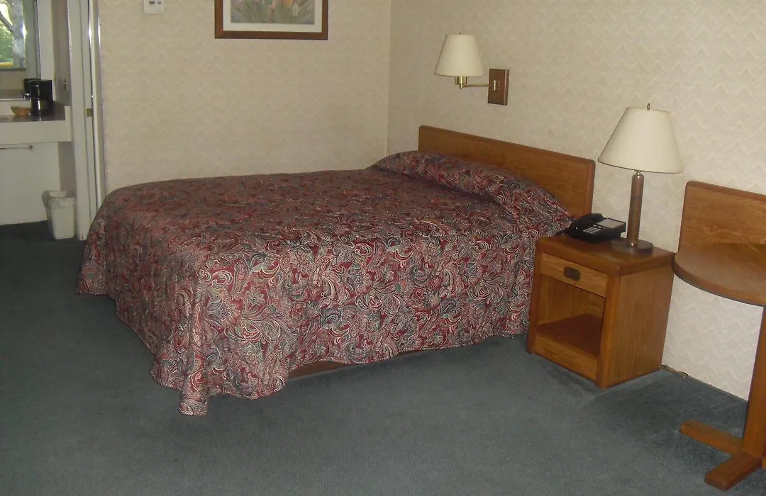 Creekside Lodge-1