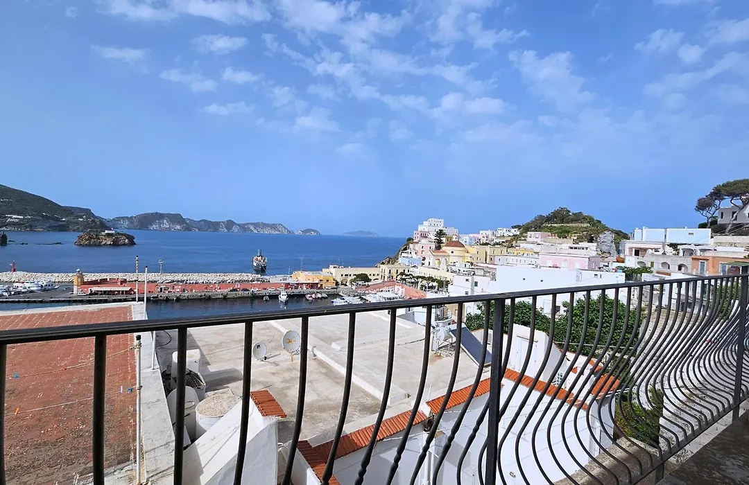 Maridea - Camere con vista al Porto-1