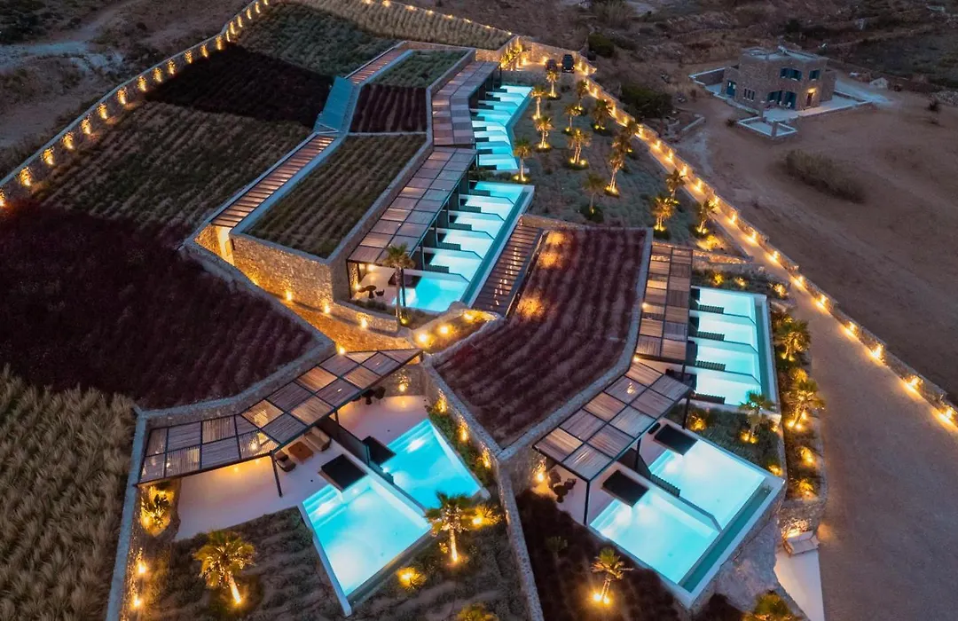 Ftelia Black Villas-1