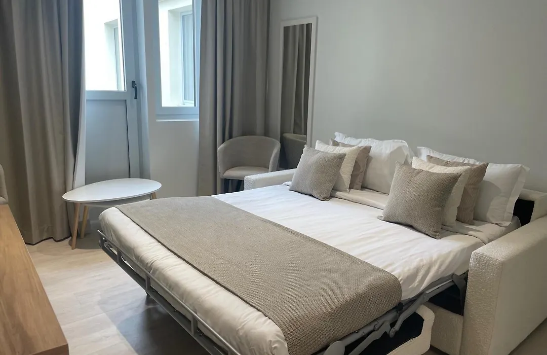 Kyriad Saumur Hyper Centre Hôtel, Appartements, Séminaires et SPA soins Sothys Paris-1