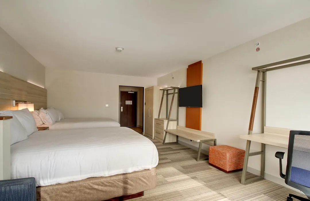 Holiday Inn Express & Suites Galesburg By Ihg-1