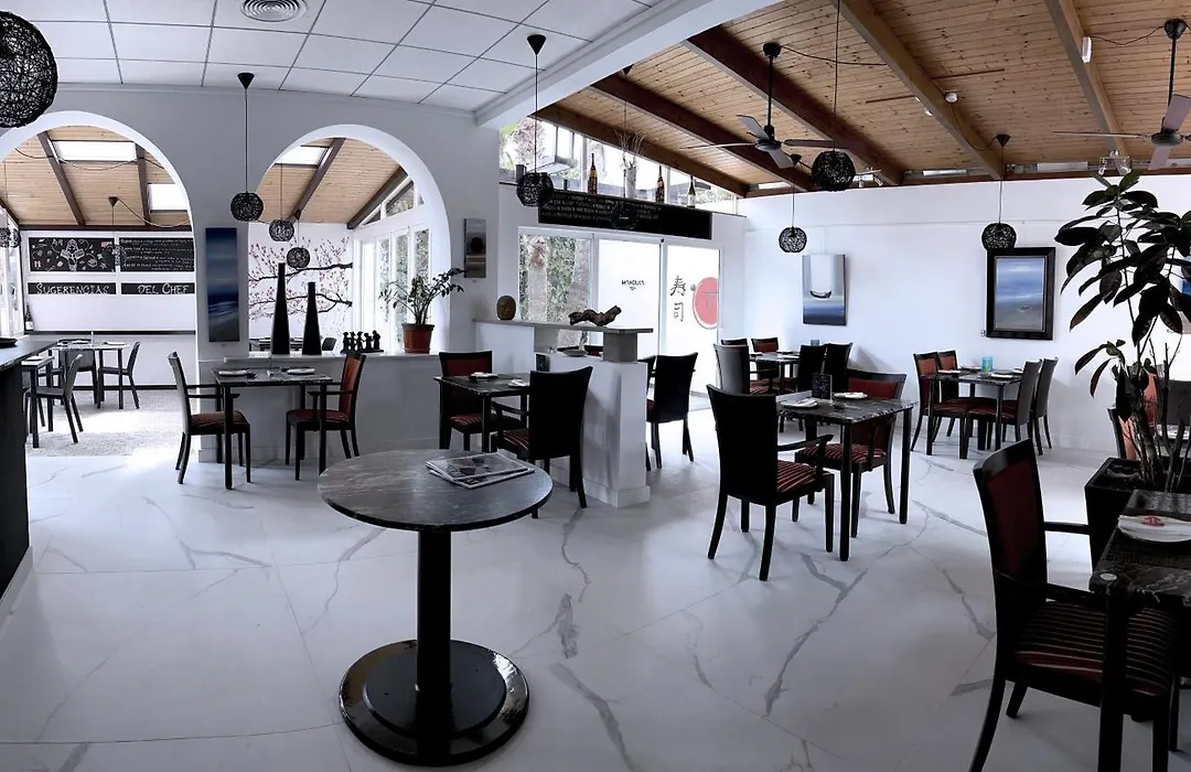 Atrium Hotel-1