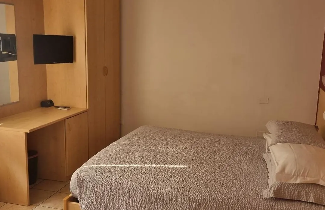 Laguna B&B-1