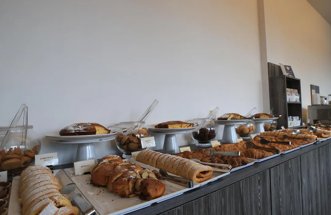 Tiby Hotel-1