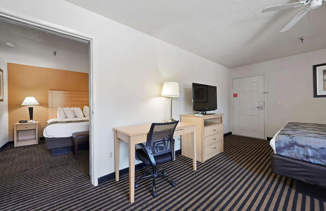 Best Western Plus Executive Inn & Suites-1