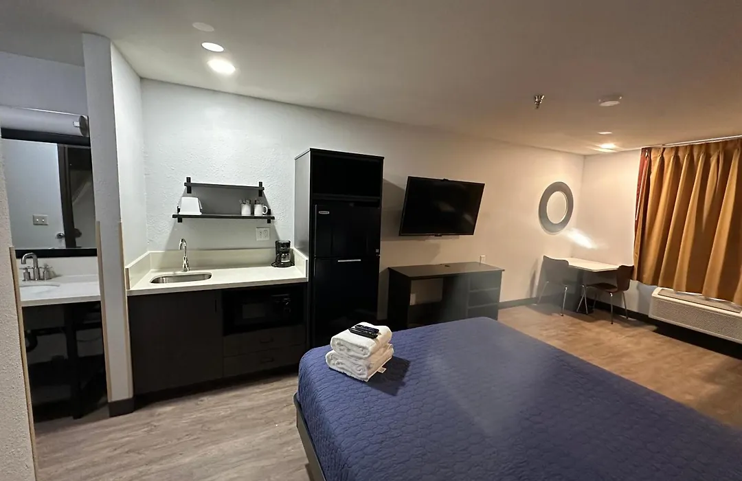 Pinetop Studio Suites-1