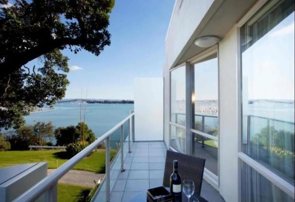 Vr Takapuna-1