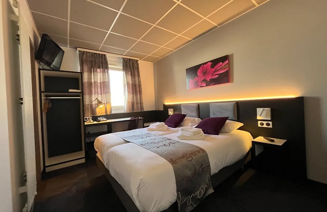 Brit Hotel Le Vesoul-1