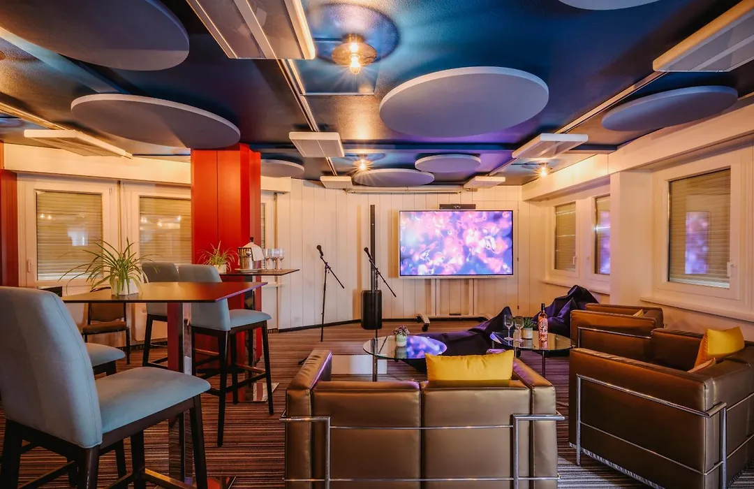 Hotel Mona-1