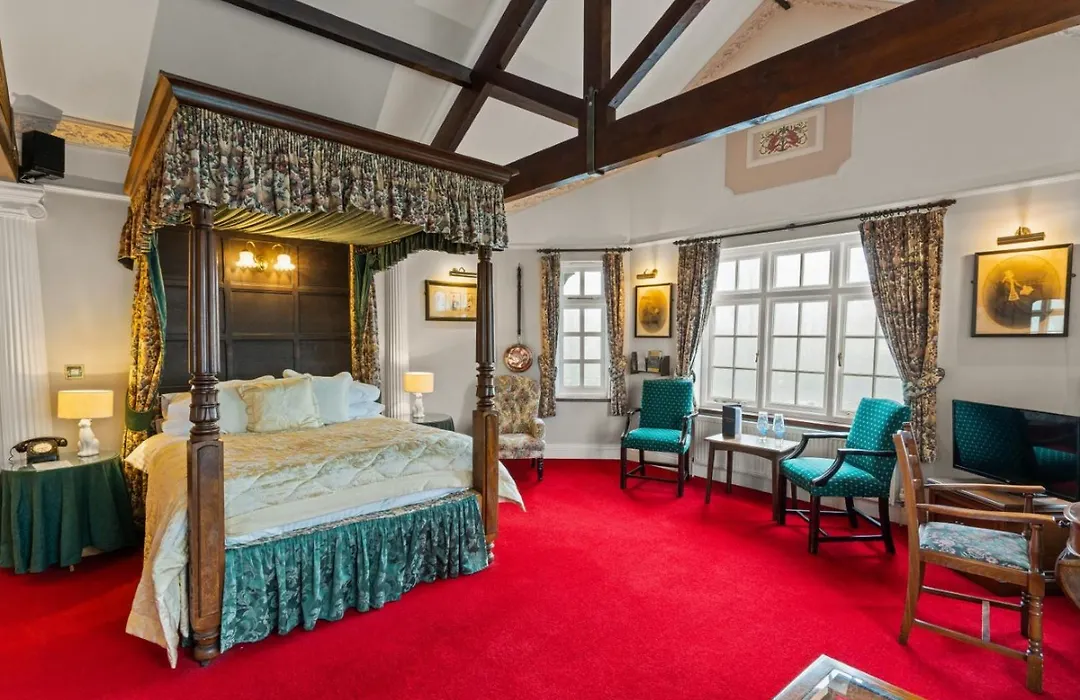 Two Bridges Hotel-1