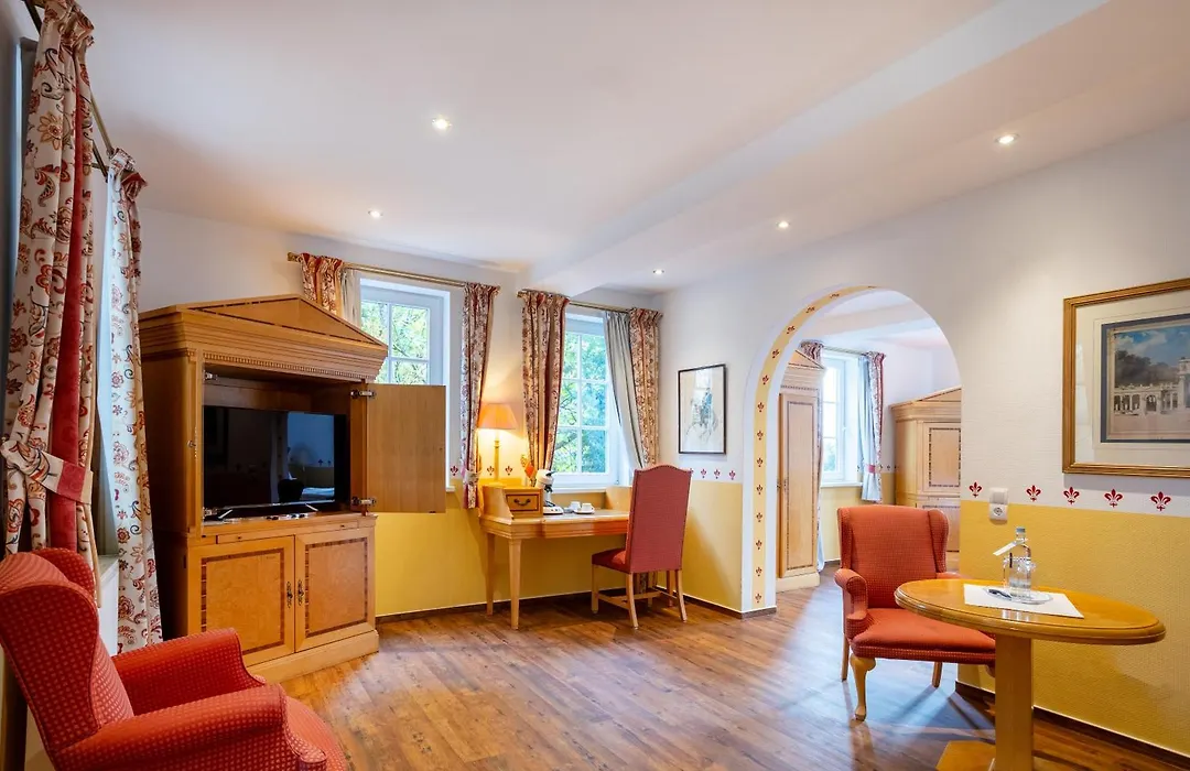 Burghotel Staufenberg-1