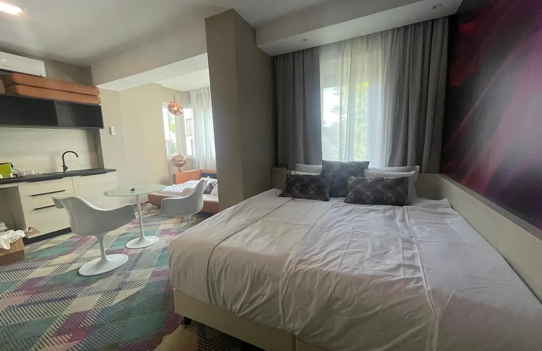 Science Hotel-1
