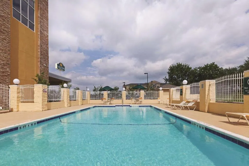 La Quinta By Wyndham Beeville-1