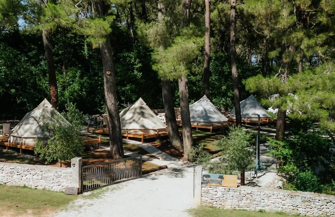Camp 'Dvor' Bell Tent Accommodation-1