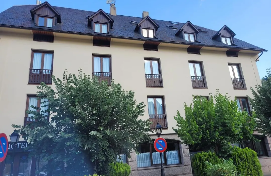 Hotel Ribaeta-1