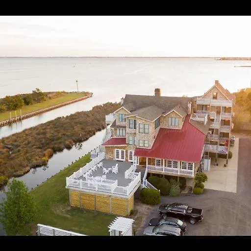The Burrus House Inn Waterfront Suites-1