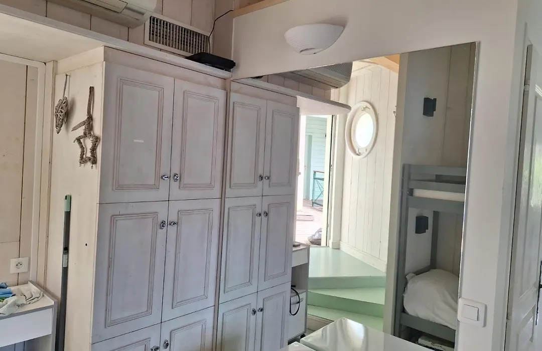La Baie des Voiles 3 chambres 4 à 6 personnes au bord du lac plage privée-1