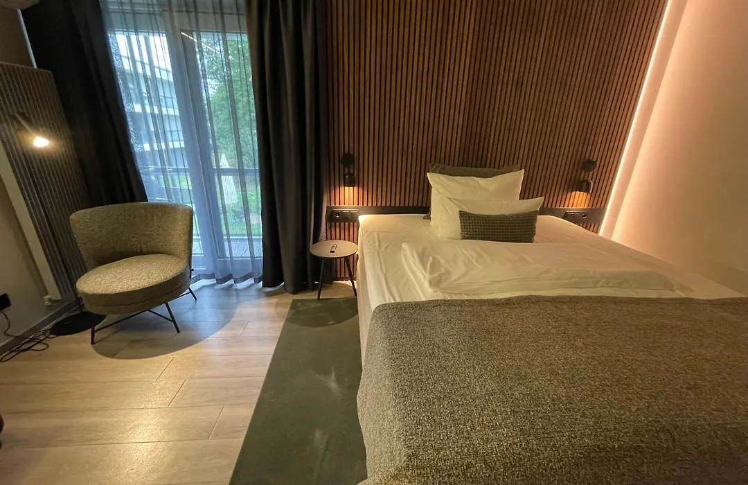 Schlosshotel Monrepos-1