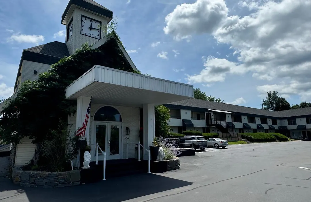The Black Mountain Inn-1