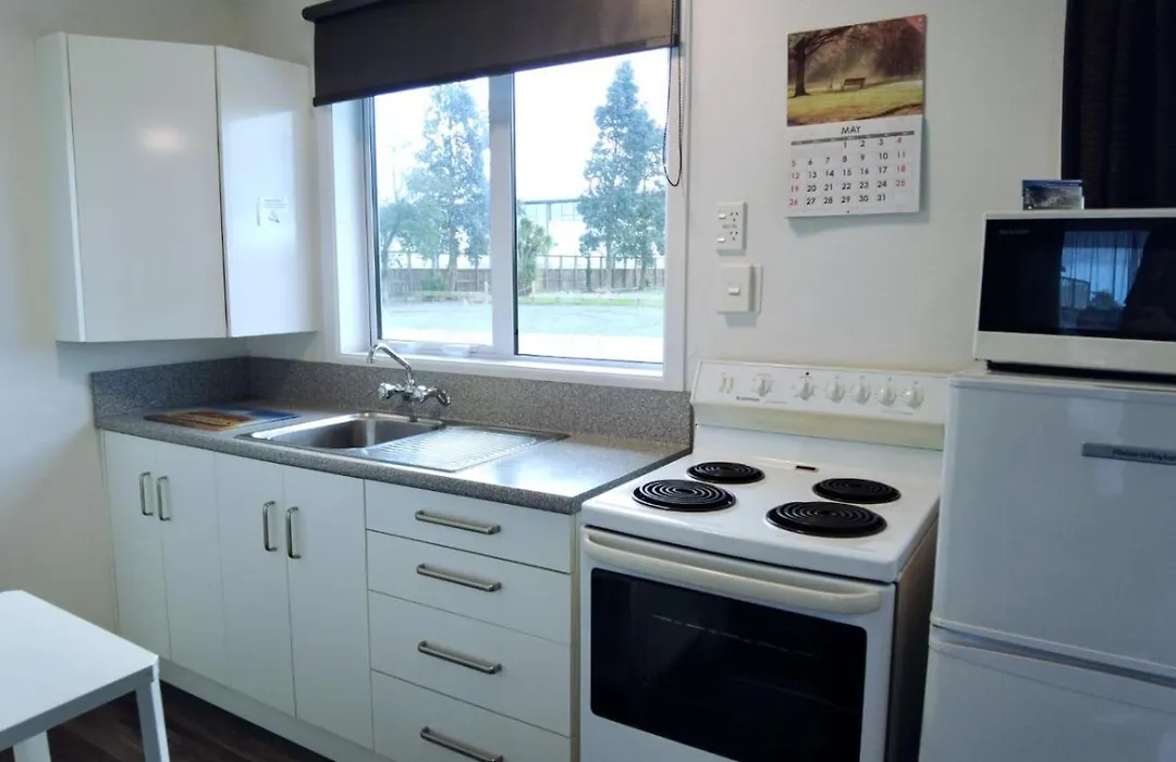 554 Moana Court Motel-1