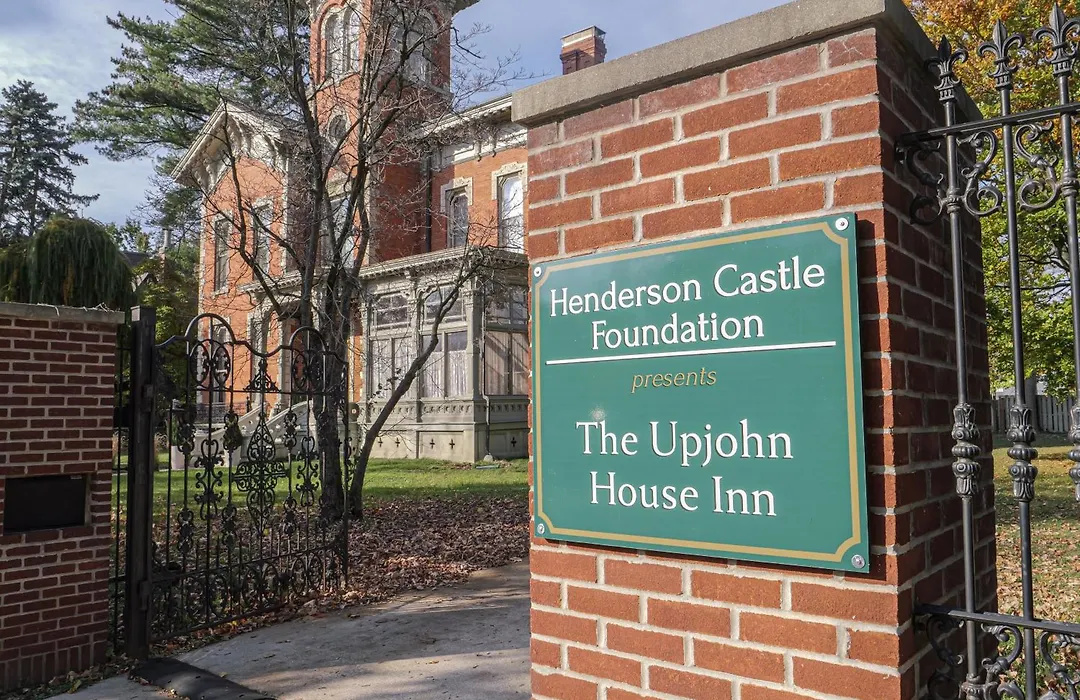 Henderson Castle Inn-1