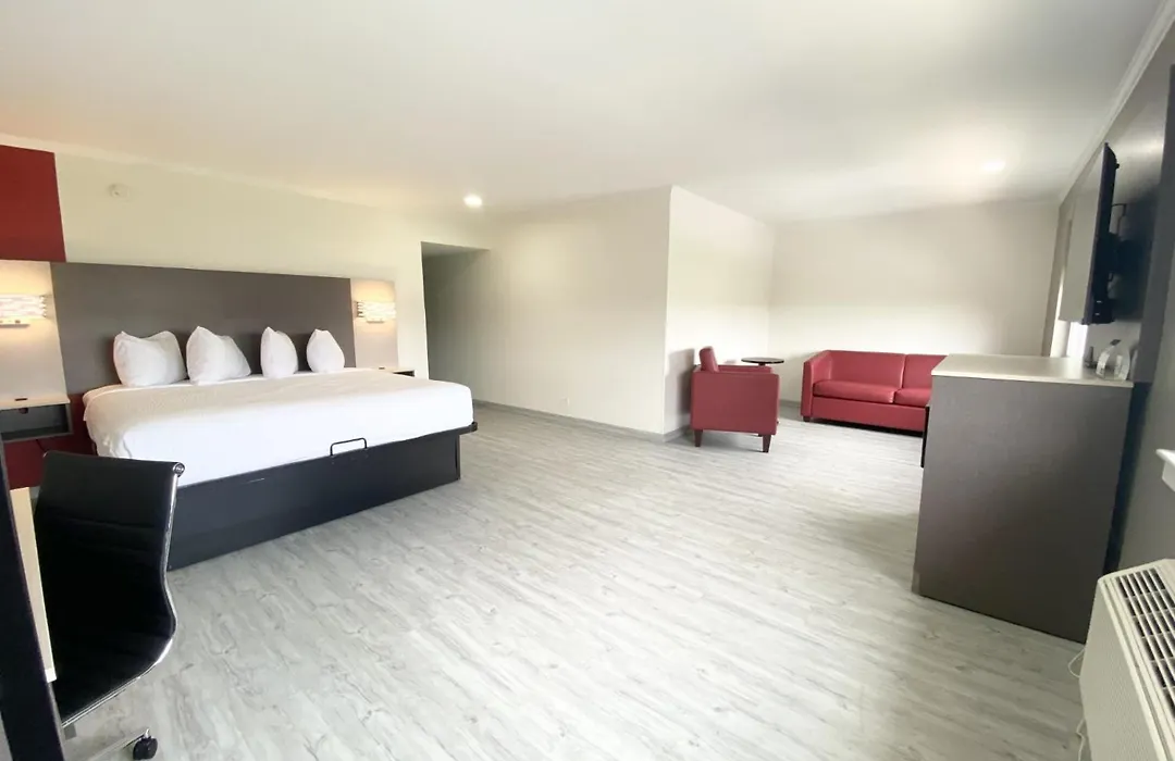 Ramada By Wyndham Tuscaloosa-1