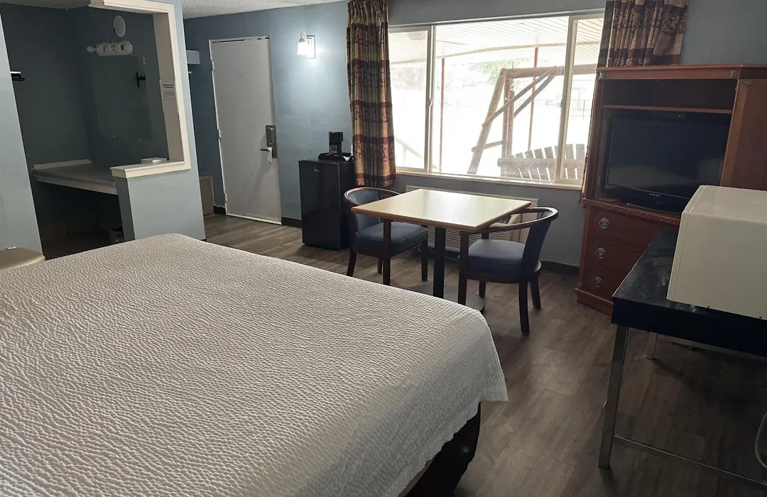 Safari Motel-1