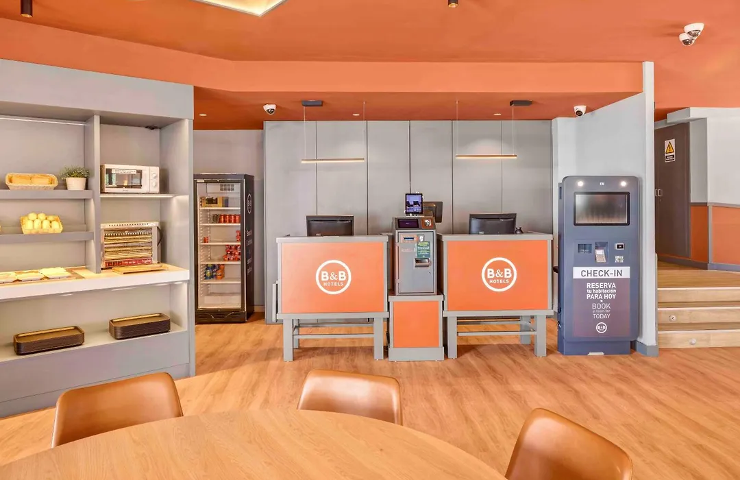 B&B Hotel Figueres-1