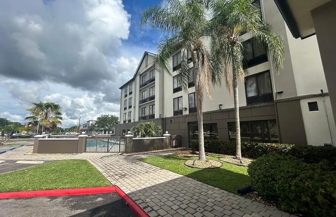 Spark By Hilton Fort Myers-1