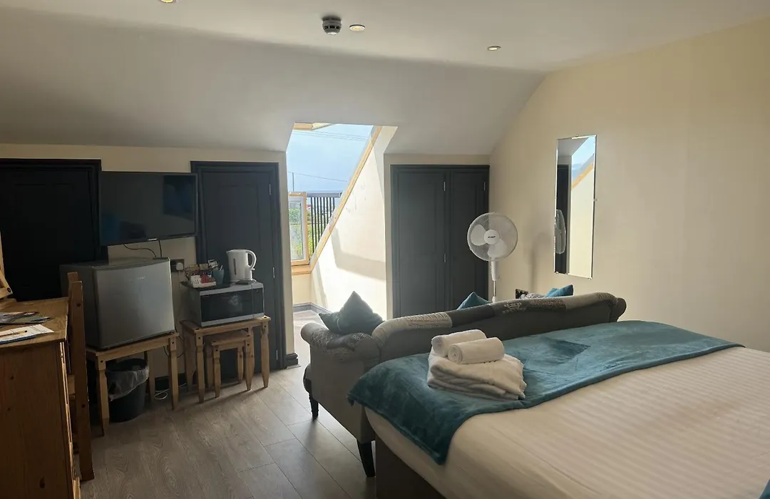 Barmouth Beach Club-1