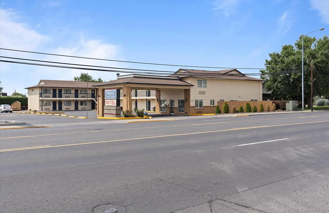 Quincy Inn And Suites-1
