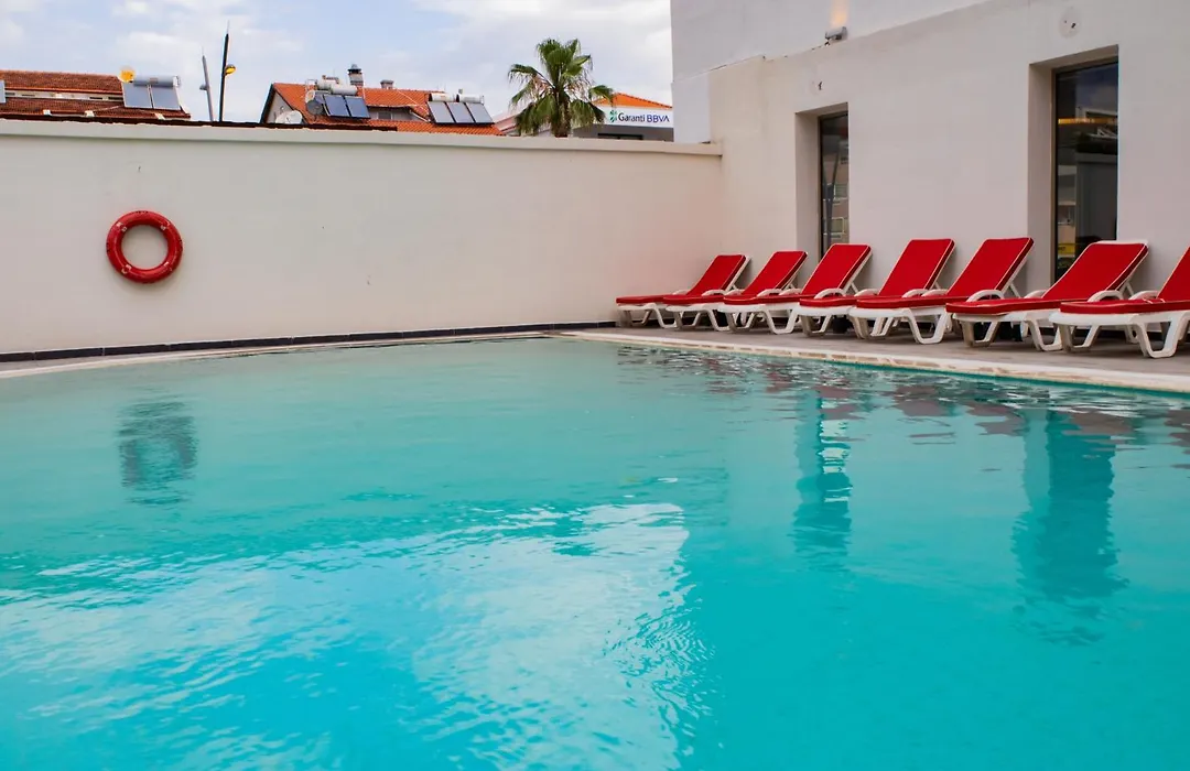 Point Beach Hotel-1