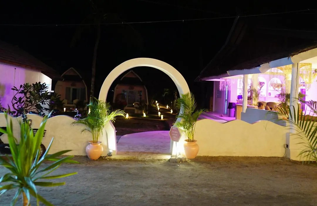 Jackies Gili Beach Club-1