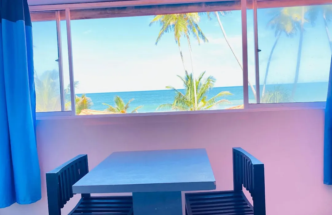Rainbow Beach Hotel-1