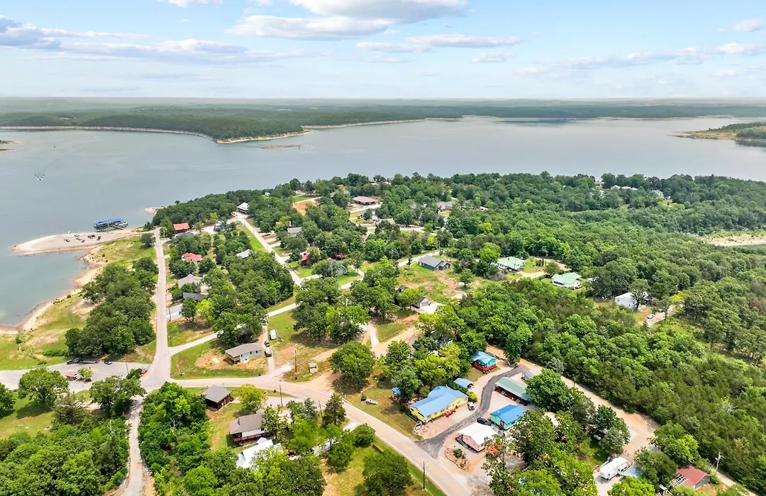 Diamond City Lakeside Resort-1