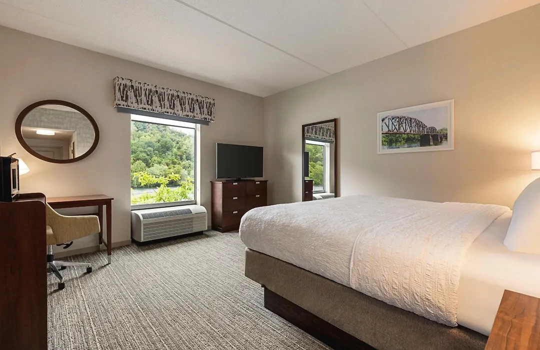 Hampton Inn & Suites Pittsburgh Waterfront West Homestead-1
