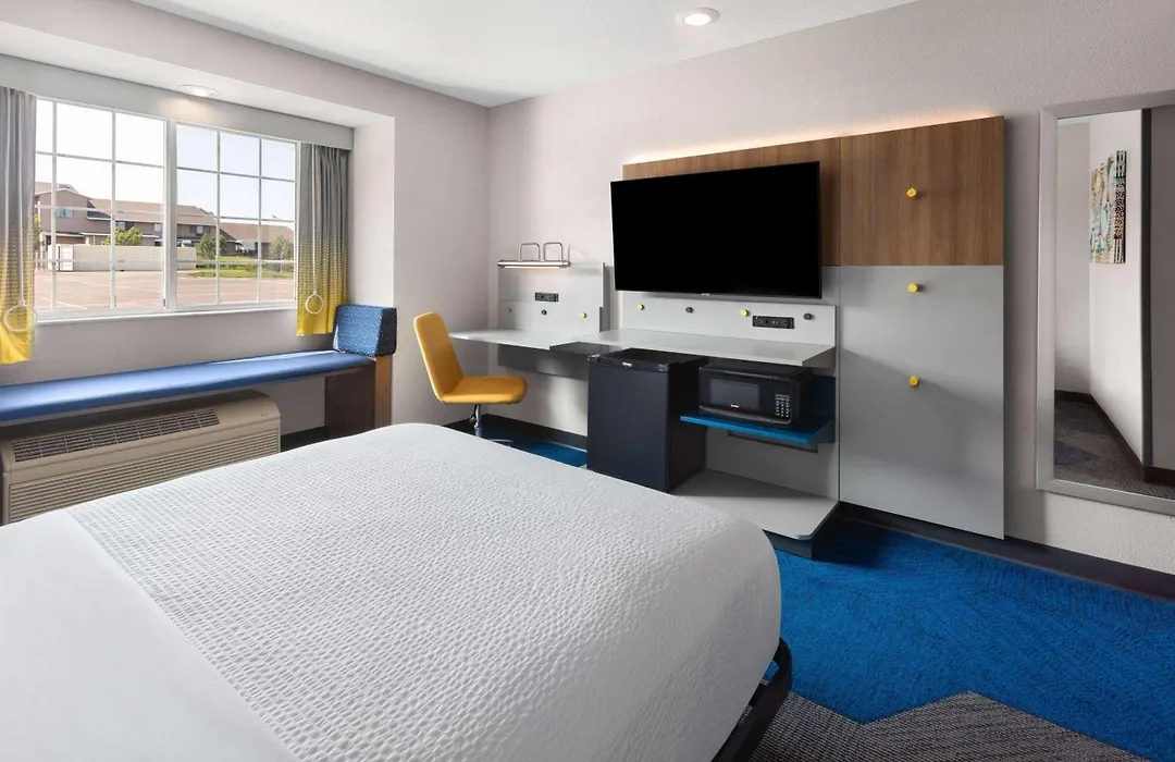Microtel Inn & Suites By Wyndham Rapid City-1