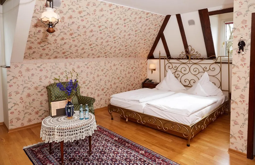 Schloßhotel Kurfürstliches Amtshaus Dauner Burg-1