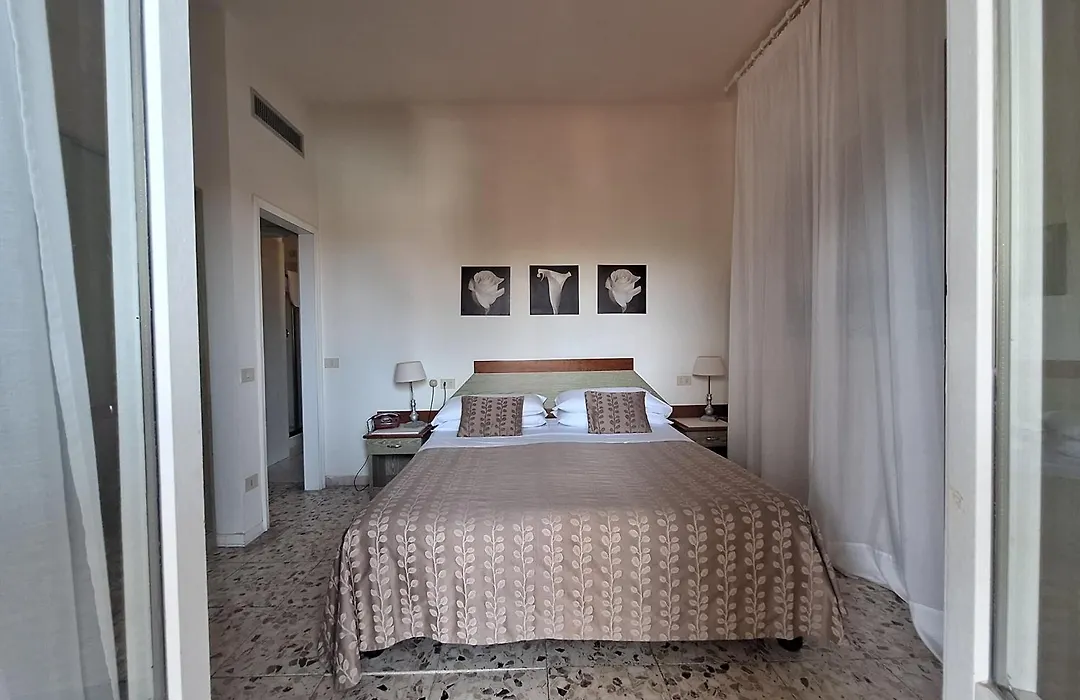 Hotel Villa Tiziana-1