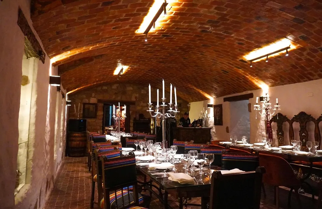 Parador Santa Maria La Real-1