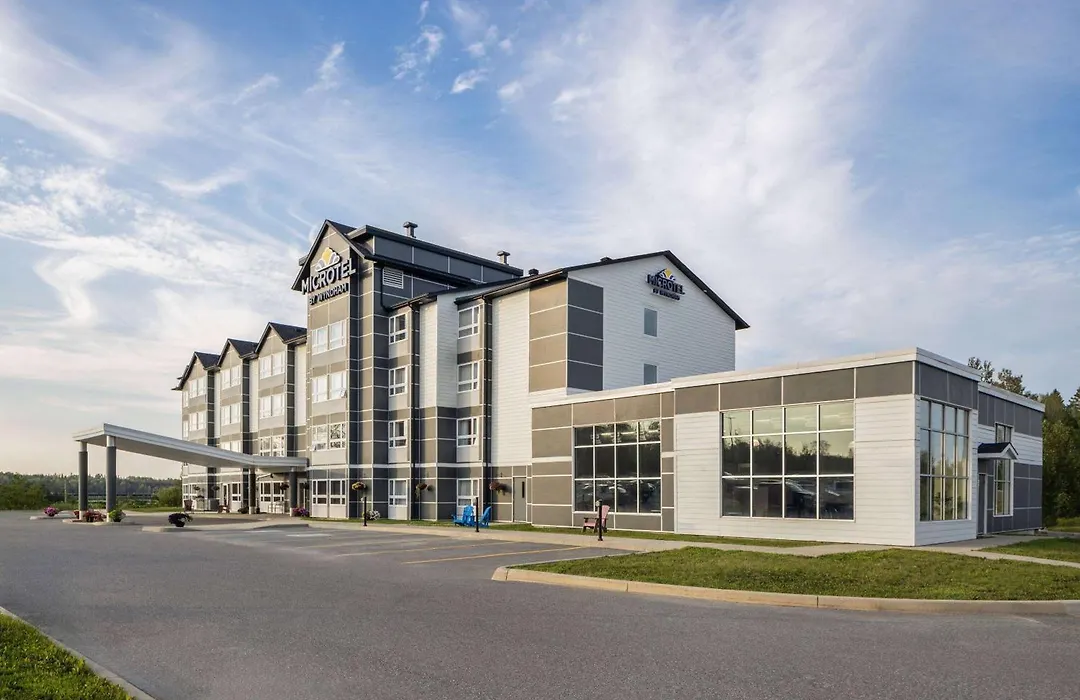 Microtel Inn & Suites By Wyndham Kirkland Lake-1