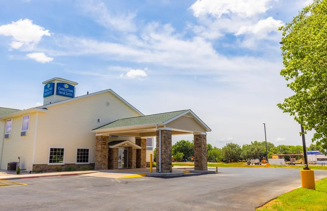Cobblestone Inn & Suites - Winters-1
