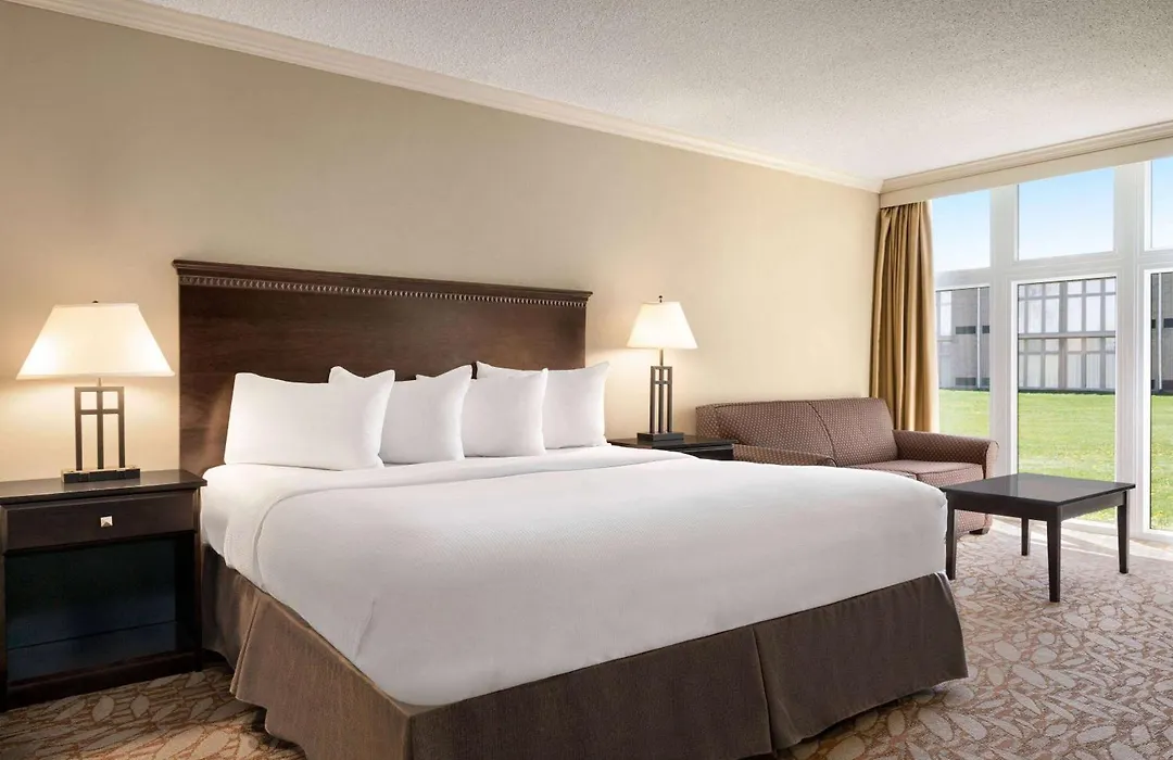 Ramada By Wyndham Cornwall-1