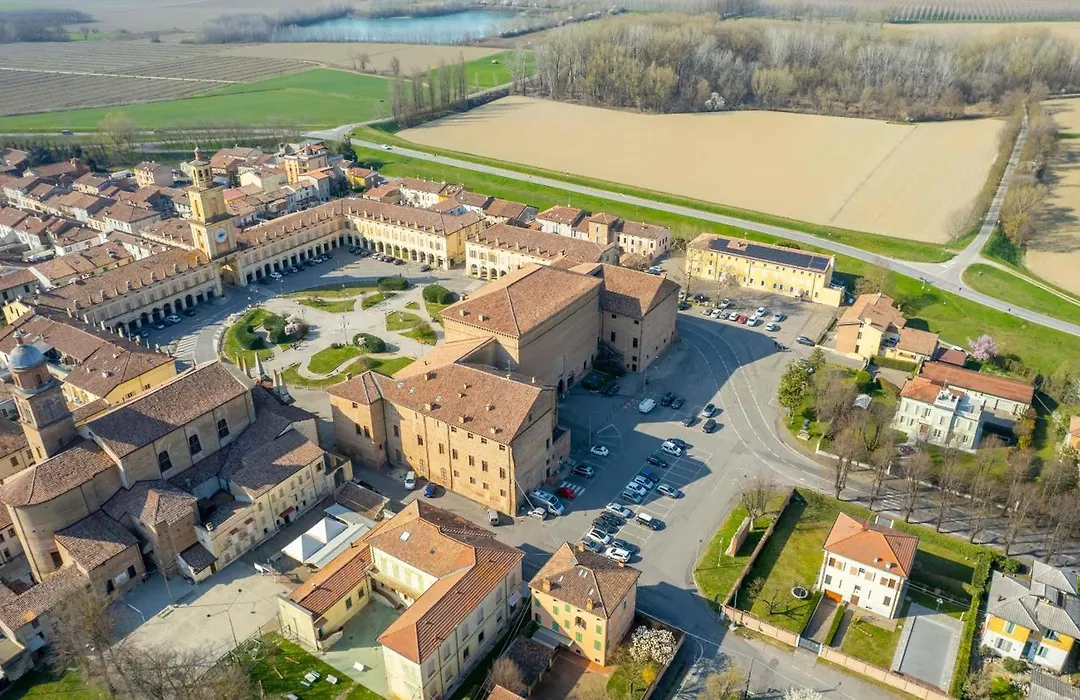 Confidence Hotel Ligabue-1
